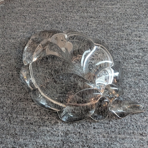 Walther Canada Crystal Leaf Shaped Nut/Candy Dish, Trinket Tray, Set of 4 - Picture 3 of 4